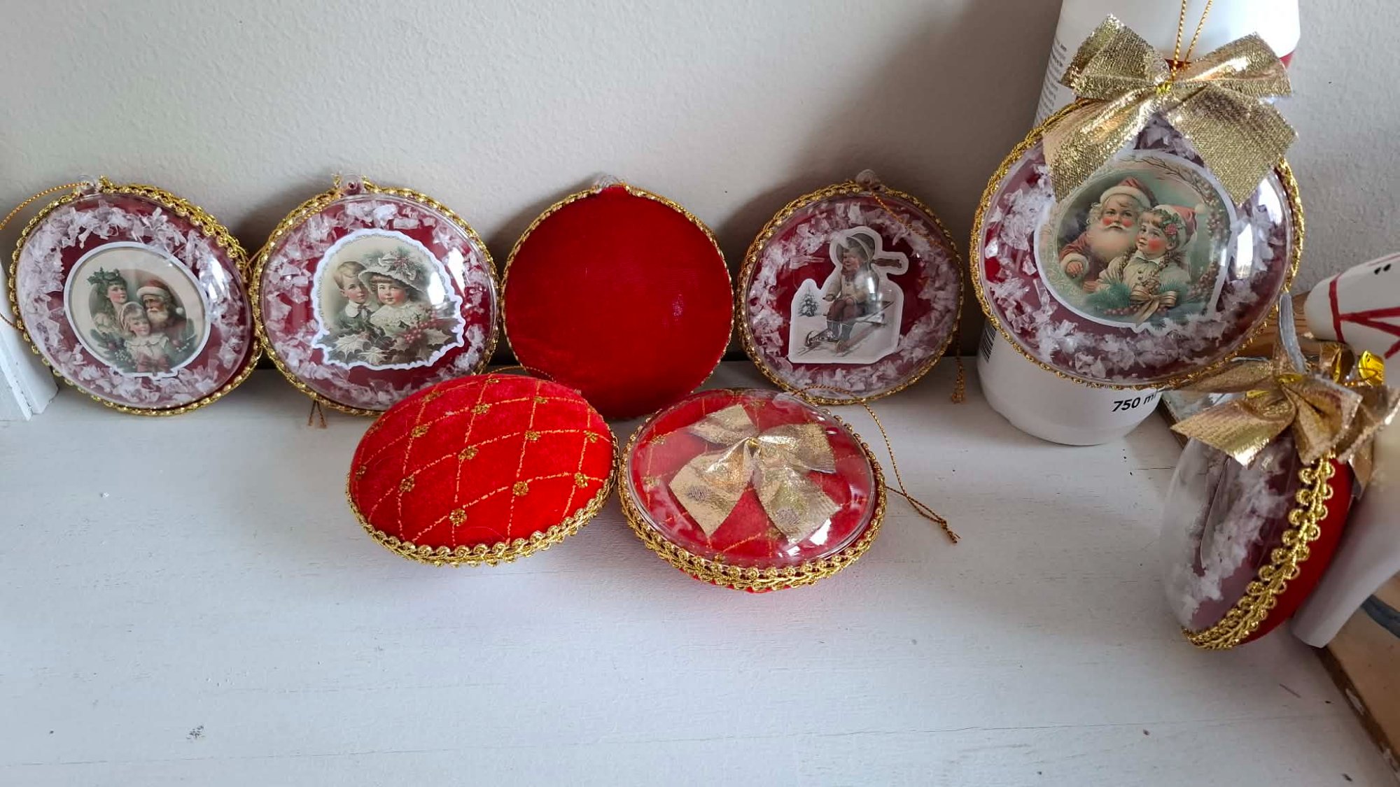 Set med 6 handgjorda julkulor i viktoriansk stil